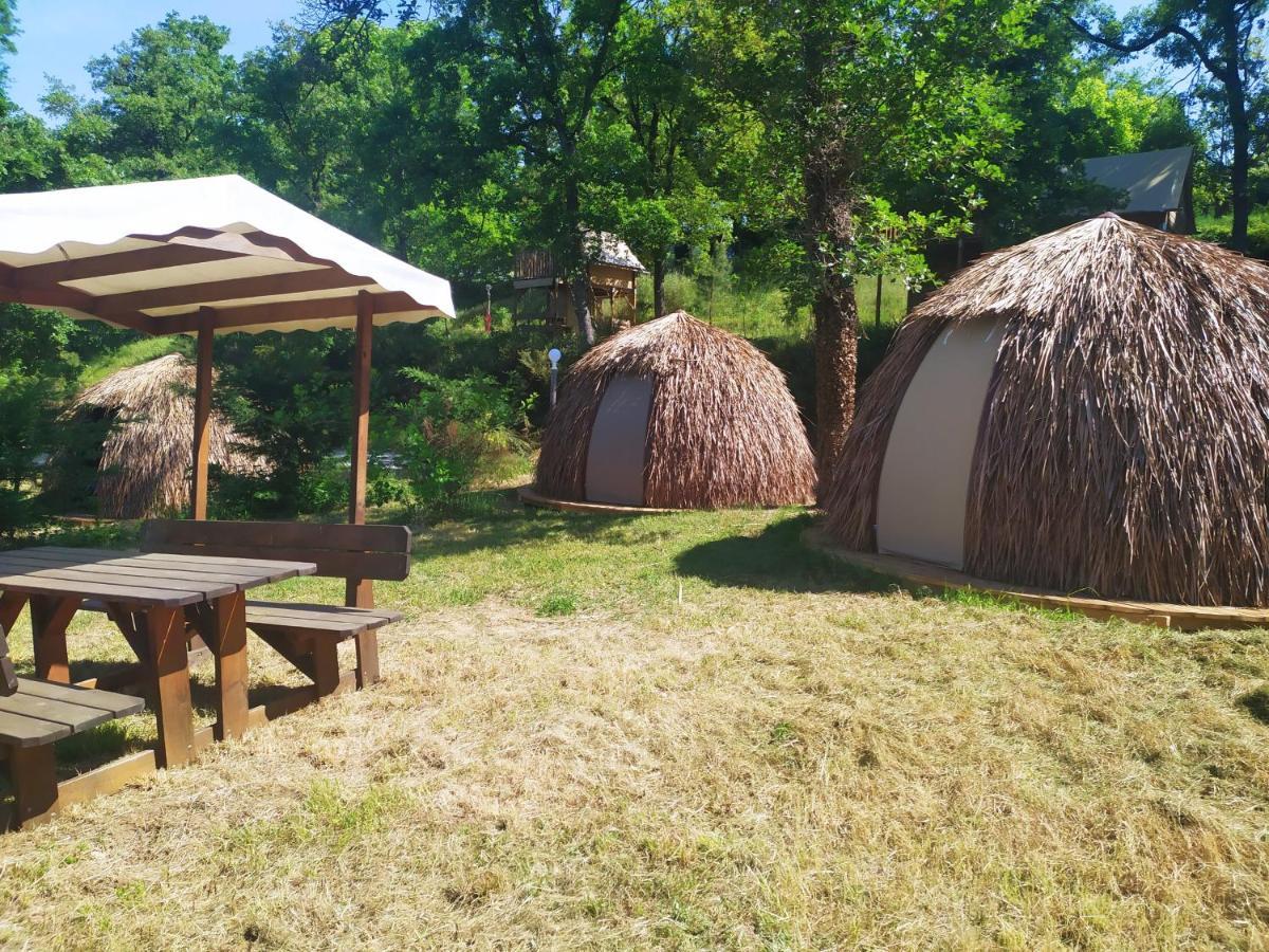 Camping Domaine De Senaud Albon Eksteriør billede